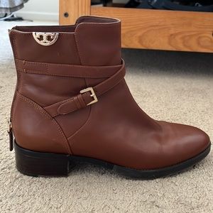 Tory Burch boots in great condition.